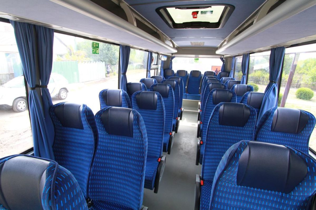 Опорна школа у Широківській громаді на Запоріжжі отримала новий шкільний автобус