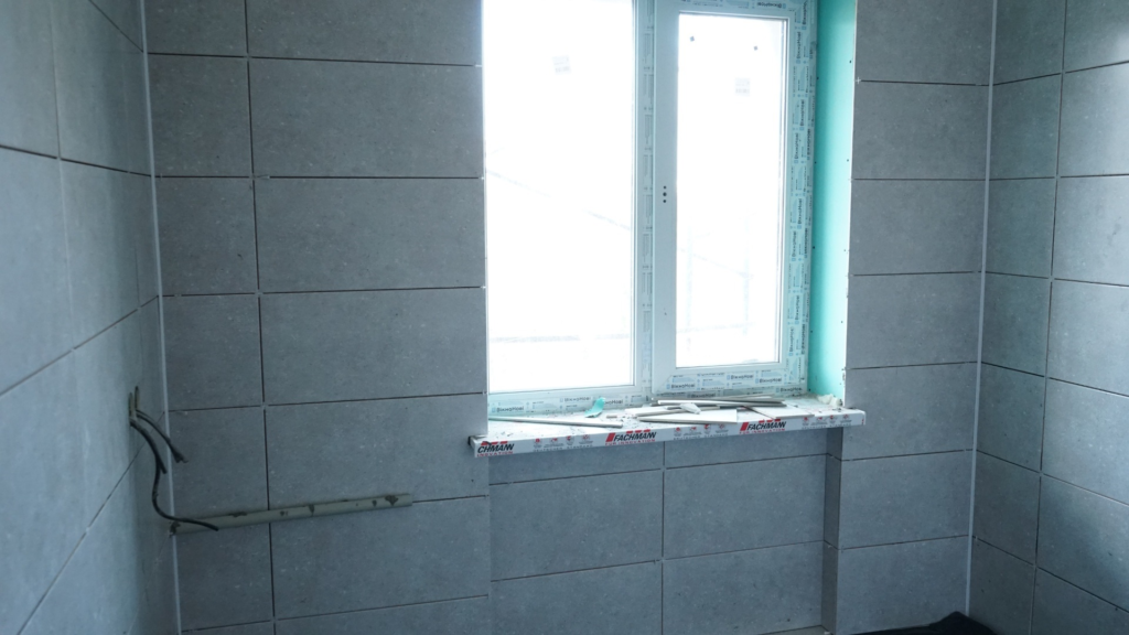 Як проходять відновлювальні роботи у зруйнованих будинках в Запоріжжі