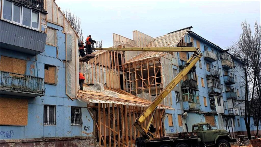 Нові етапи робіт: як проходить відновлення ще трьох будинків у Запоріжжі