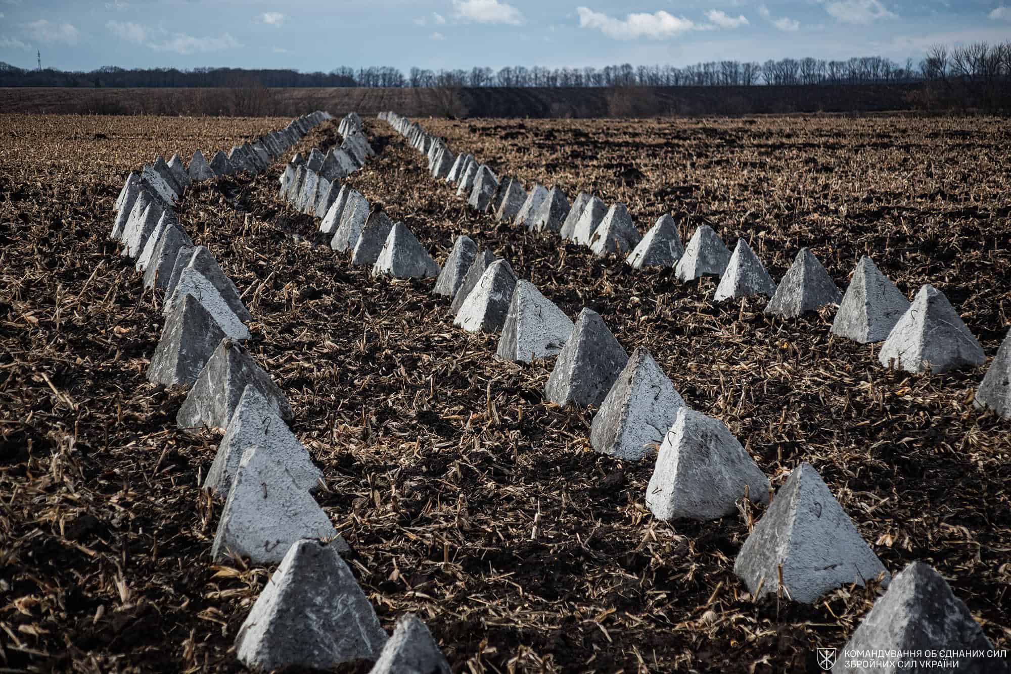 Опорні пункти, «зуби дракона» та укріплені траншеї: на Запоріжжі активізували будівництво фортифікаційних споруд