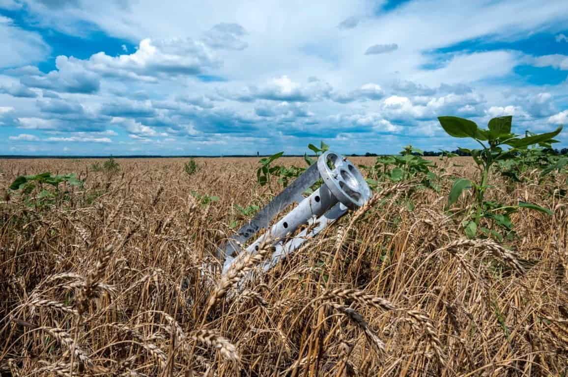 У Токмацькій міській військовій адміністрації думають над тим, як розміновувати землю після деокупації громади