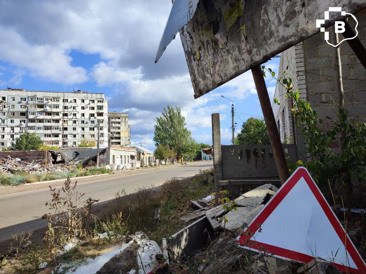 Натисни щоб дізнатись більше про: Восени російські військові посилили обстріли Оріхова. ФОТО