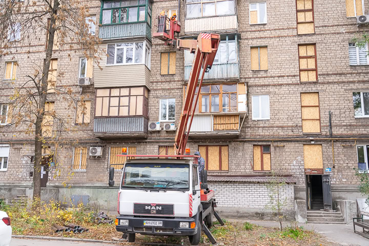 Майже 1200 пошкоджених будинків у Запоріжжі планують відновити до кінця 2024 року