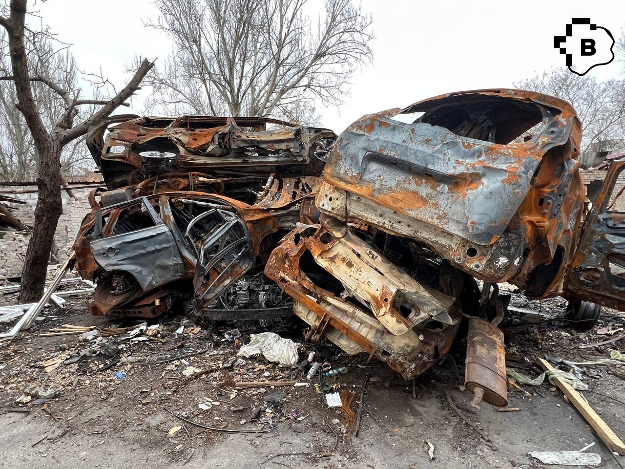 Завали на місці авіаудару в Олександрійському районі Запоріжжя досі не розібрані. ФОТО