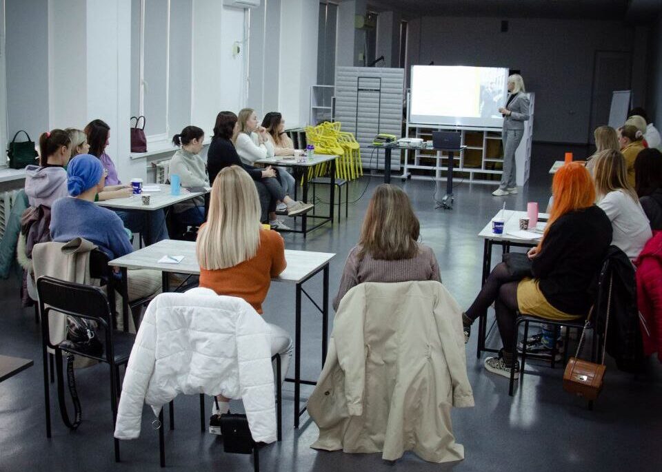 Як у Запоріжжі допомагають жінкам розвивати бізнес: інтерв’ю з координаторкою проєкту U&We Hub Ганною Гонтарук