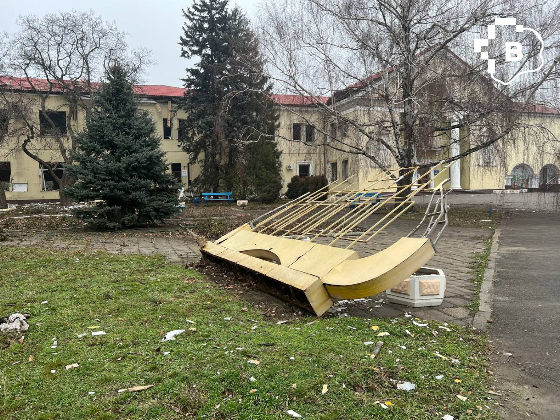 Обстріл Запоріжжя: як виглядає пошкоджений Палац культури ім. Т.Г. Шевченка після атаки. ФОТО