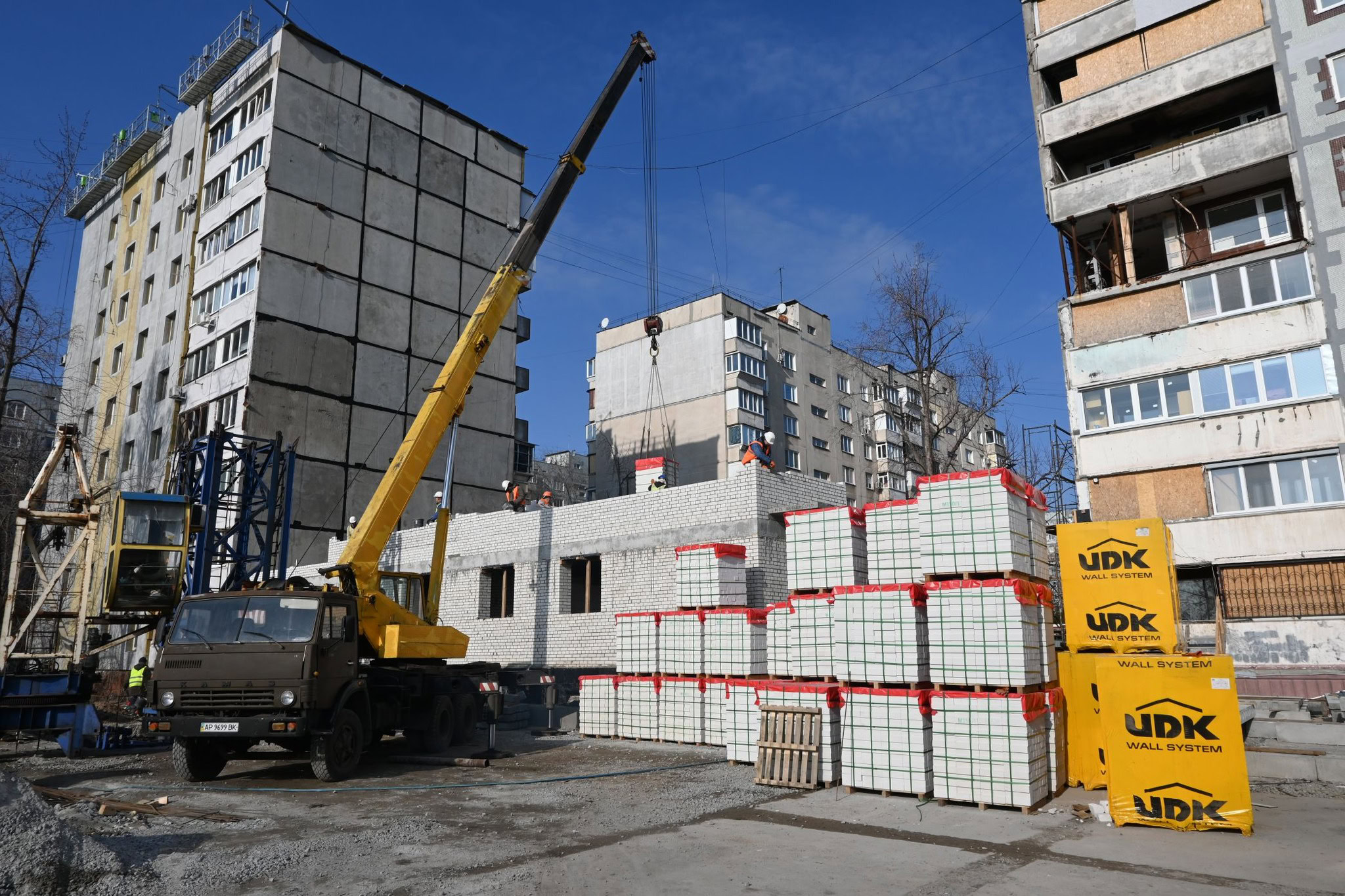 Неякісне будівництво на пів мільярда: слідство перевіряє відбудову шести будинків у Запоріжжі