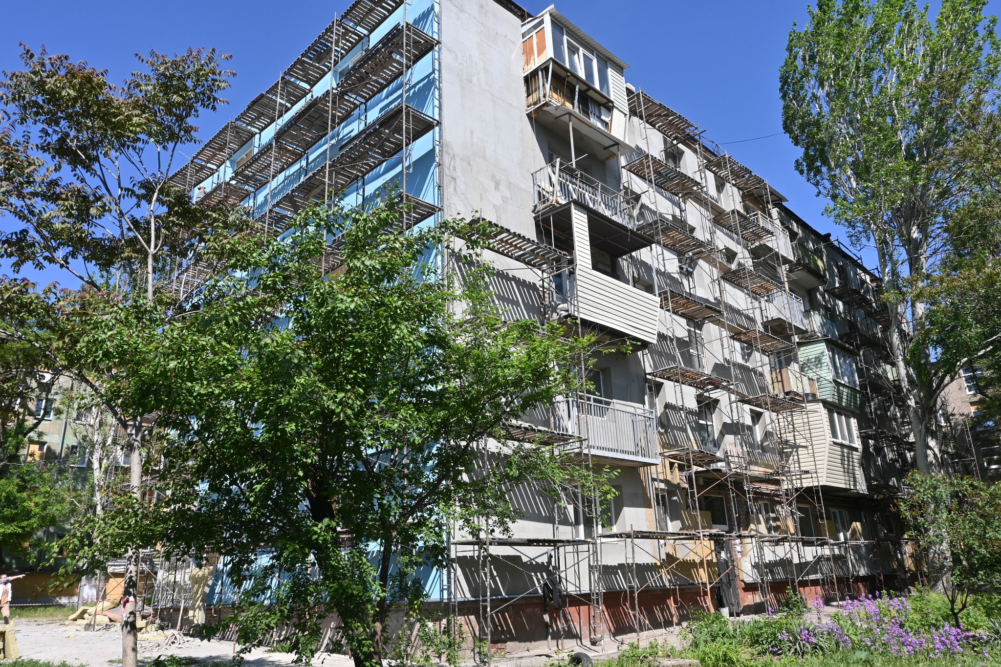 У Запоріжжі відновили відбудову багатоповерхівки, яку двічі руйнували росіяни