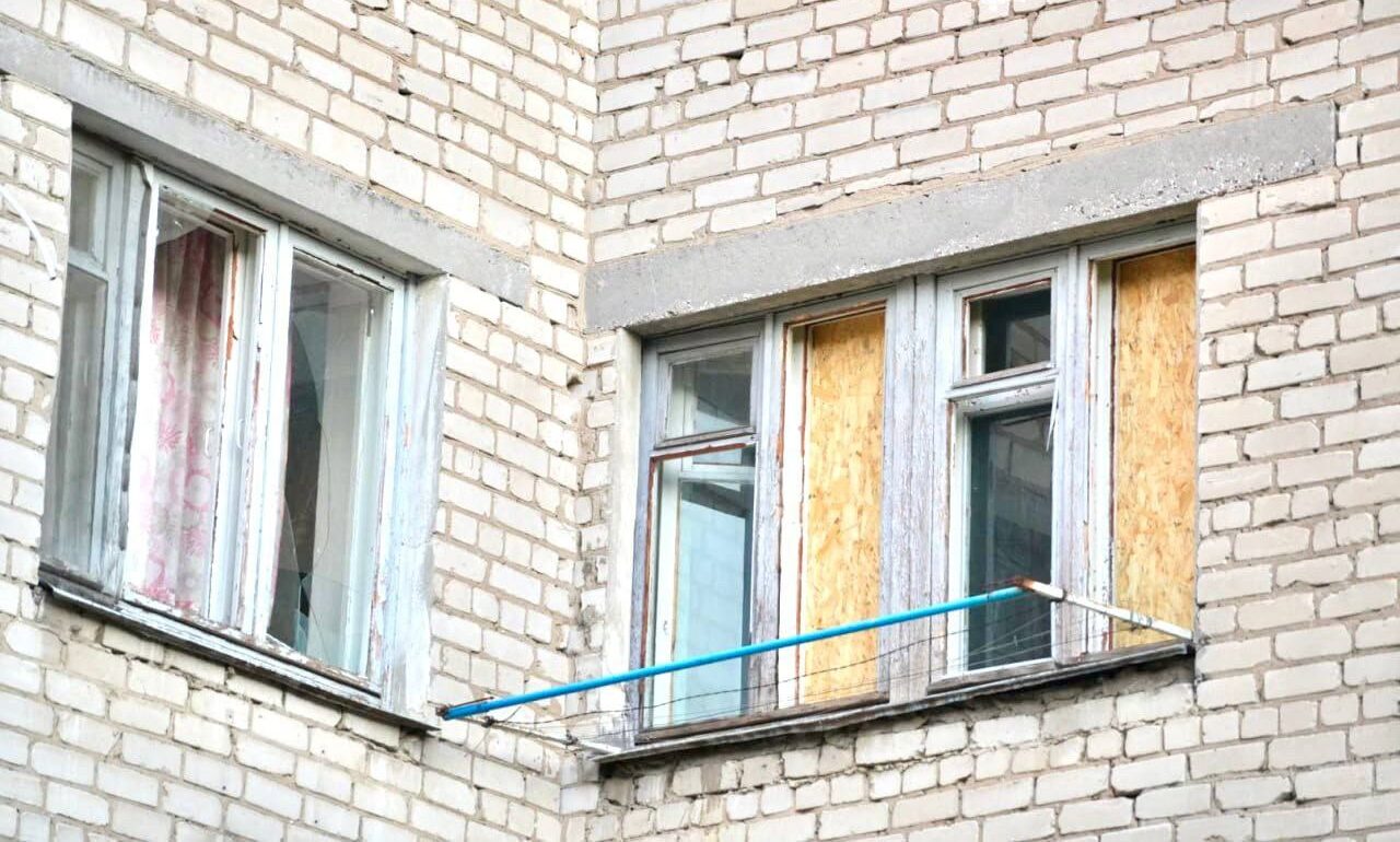 У Запоріжжі через ракетну атаку є пошкодження в двох районах