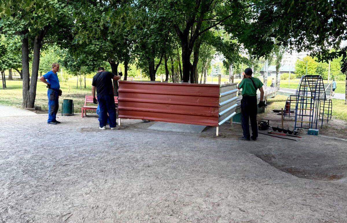 У Запоріжжі будують інклюзивні майданчики у міських парках