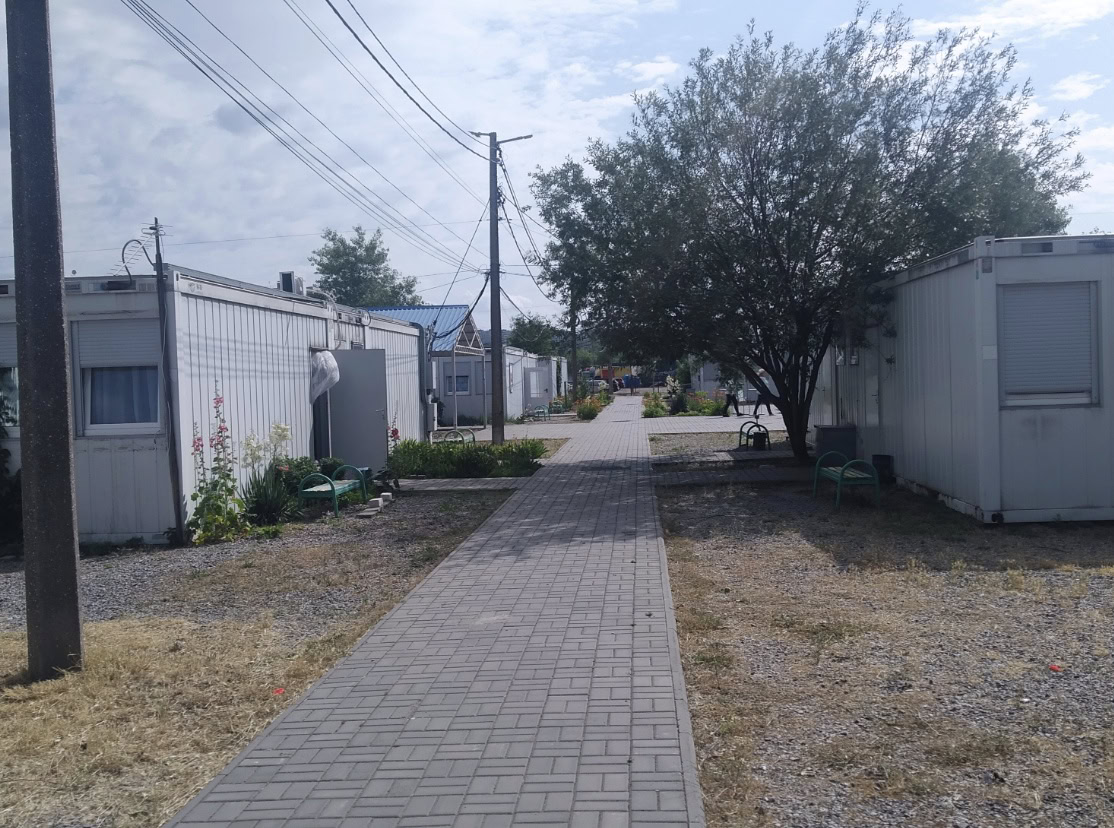 У Запоріжжі перевірили, як живуть переселенці у модульному містечку: що показав моніторинг