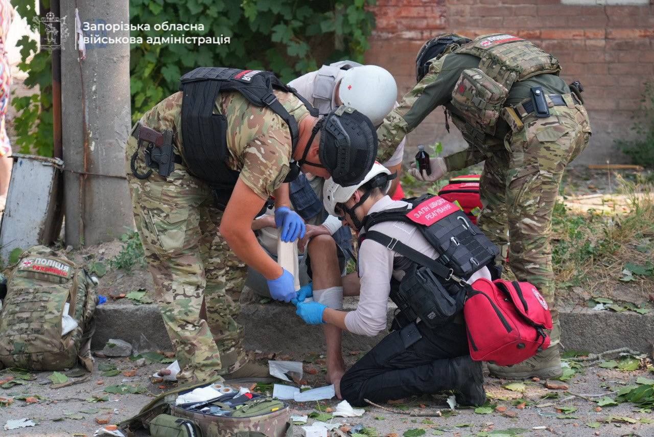 Пошкоджено університет, будинки та підприємства: росіяни атакували Запоріжжя «шахедами». ФОТО