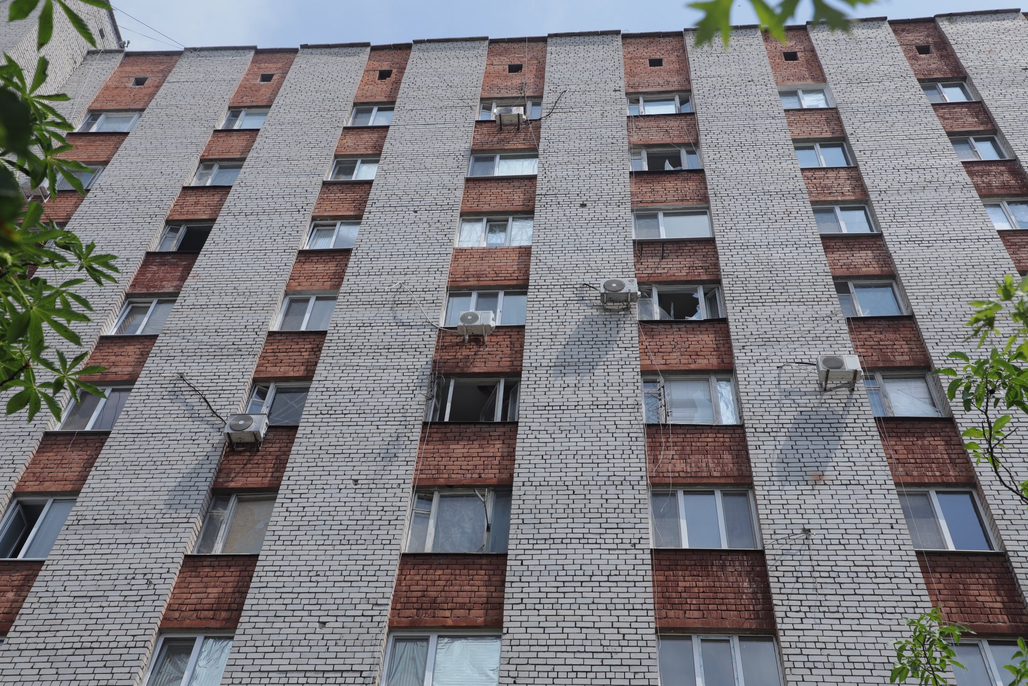 Пряме влучання в корпус: у Запоріжжі через дронову атаку постраждала «Запорізька політехніка». ФОТО