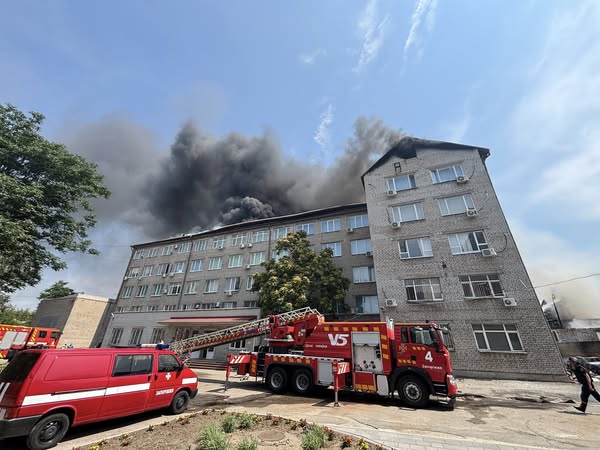 Пряме влучання в корпус: у Запоріжжі через дронову атаку постраждала «Запорізька політехніка». ФОТО