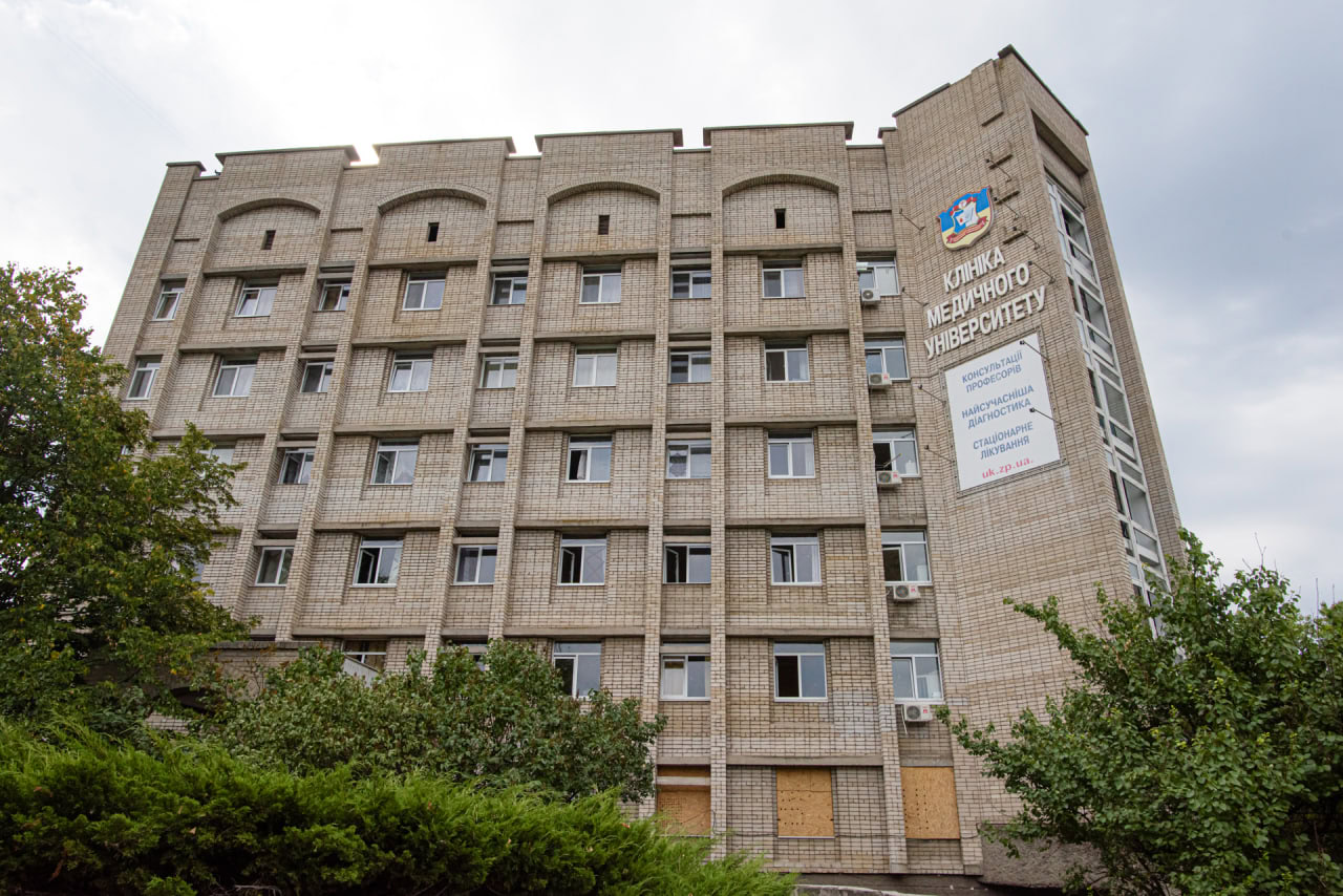 Мільйони збитків: від авіаобстрілу Запоріжжя постраждала клініка медичного університету. ФОТО