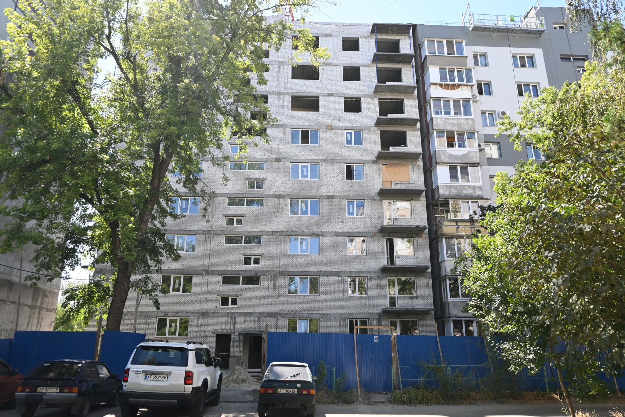 Ремонт будинків на Запорізькій: на якому етапі відбудова наприкінці літа