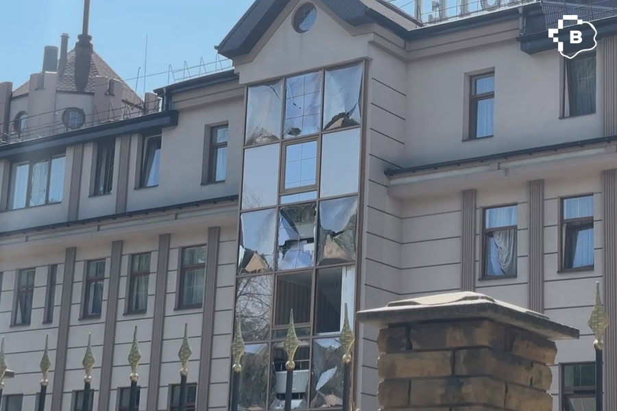 У Запоріжжі через обстріл постраждав націоналізований готель Богуслаєва. ФОТО