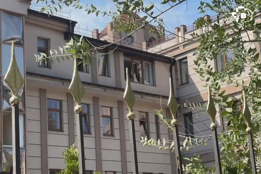У Запоріжжі через обстріл постраждав націоналізований готель Богуслаєва. ФОТО