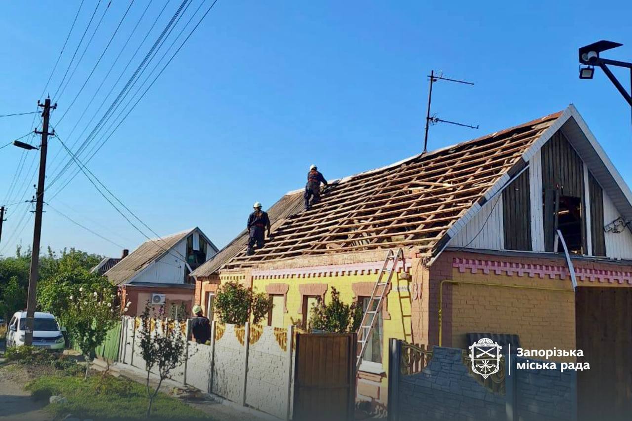 Втретє постраждали від обстрілу: у Запоріжжі пошкоджено 350 будинків через комбіновану атаку