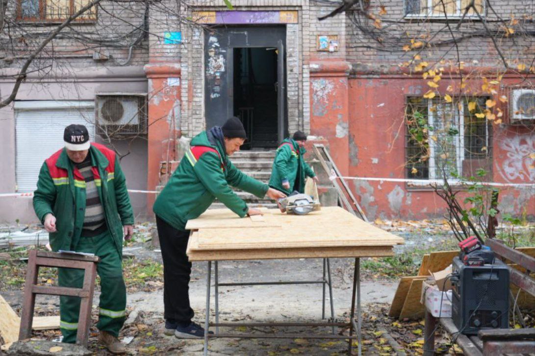 Понад пів сотні будинків пошкоджені: що відомо про удар росіян по Запоріжжю. ФОТО