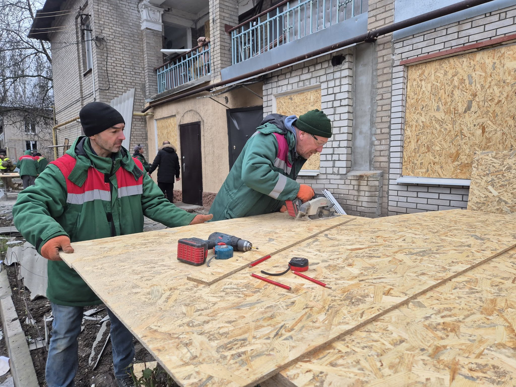 Масштаби руйнувань у Запоріжжі зросли вп’ятеро за останні роки: як місто усуває наслідки обстрілів. ФОТО