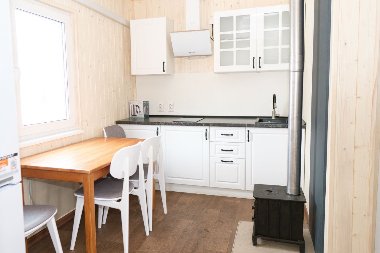 Нове модульне містечко для ВПО у Запоріжжі готове на 70%: як облаштовані будинки всередині