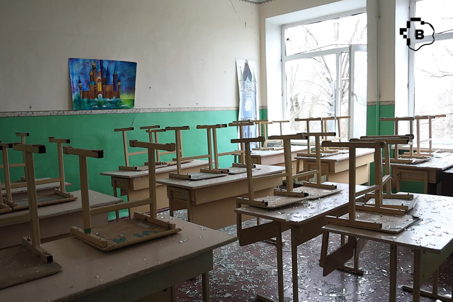 Освіта під обстрілами: російська авіабомба вдарила біля школи в Запоріжжі. ФОТОРЕПОРТАЖ