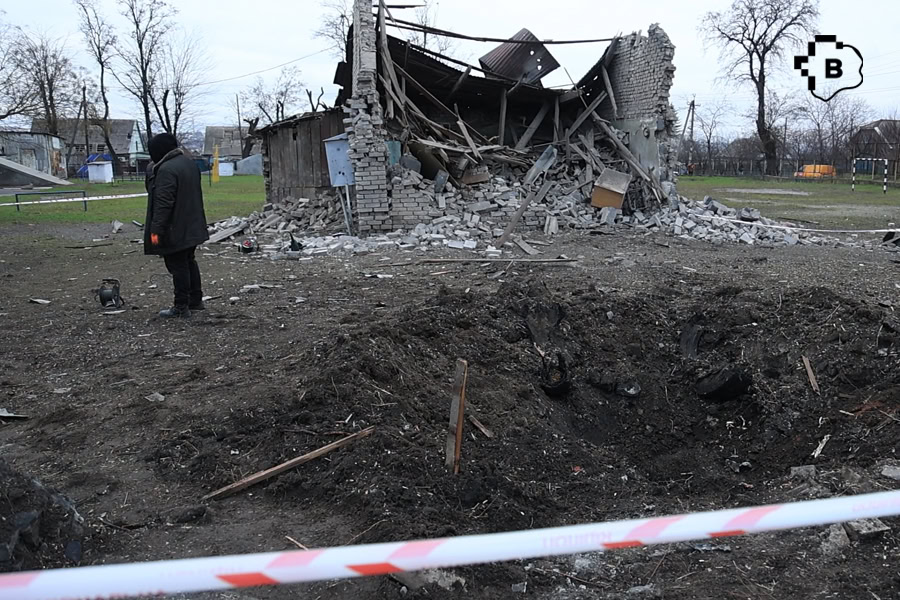 Освіта під обстрілами: російська авіабомба вдарила біля школи в Запоріжжі. ФОТОРЕПОРТАЖ