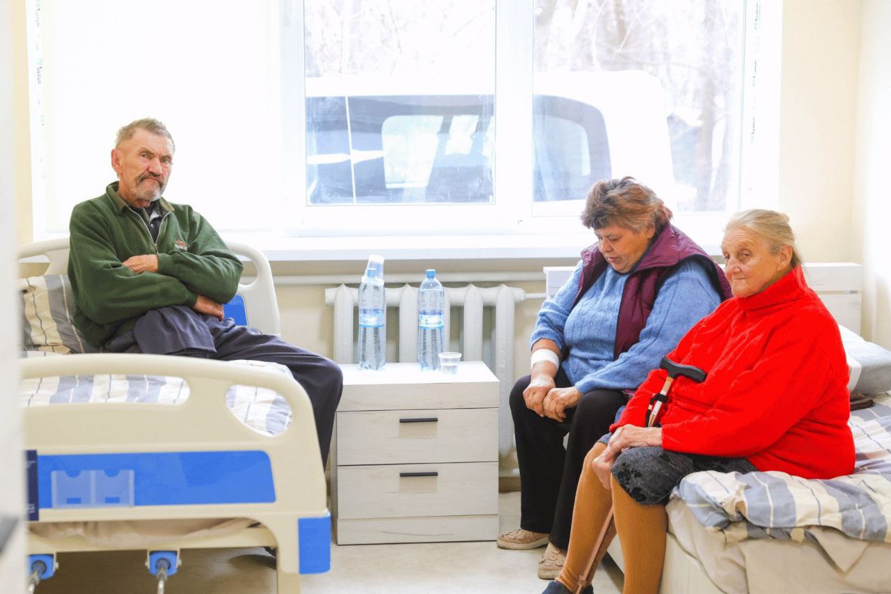 У Запоріжжі запрацював новий транзитний шелтер для евакуйованих. ФОТО