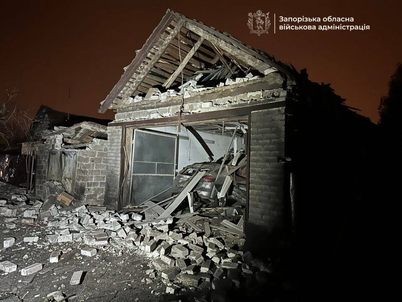 Дрон поцілив у ТЦ «Епіцентр»: що відомо про руйнування у Запоріжжі. ФОТО