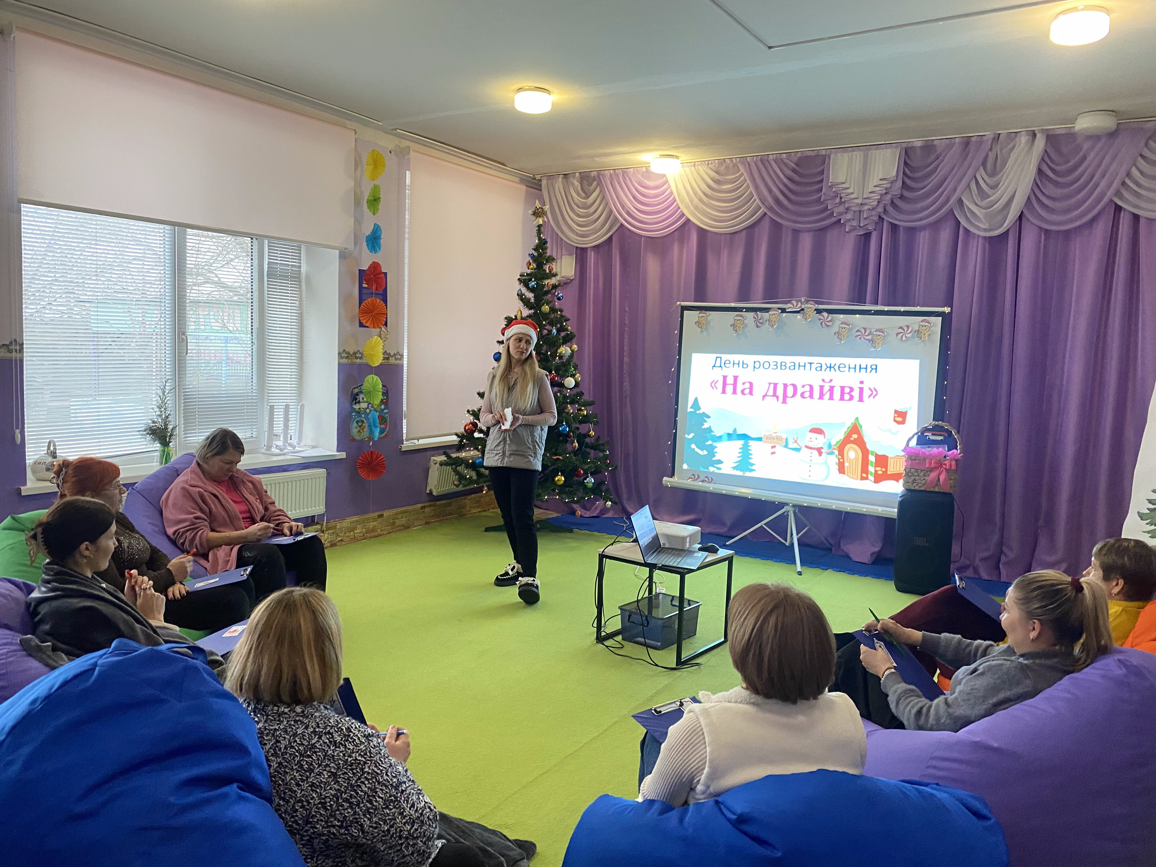 Не відчувати себе осторонь: як «Посмішка» об’єднує ВПО і Долинську громаду. ФОТО