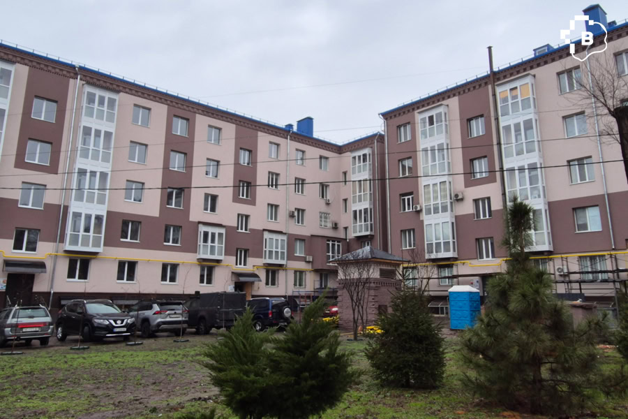 Відбудова по колу: як у Запоріжжі відновлюють будинки, що тричі зазнали обстрілів. ФОТО