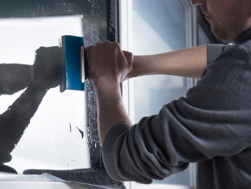 У Нововасилівській гімназії встановлять броньовану плівку на вікна