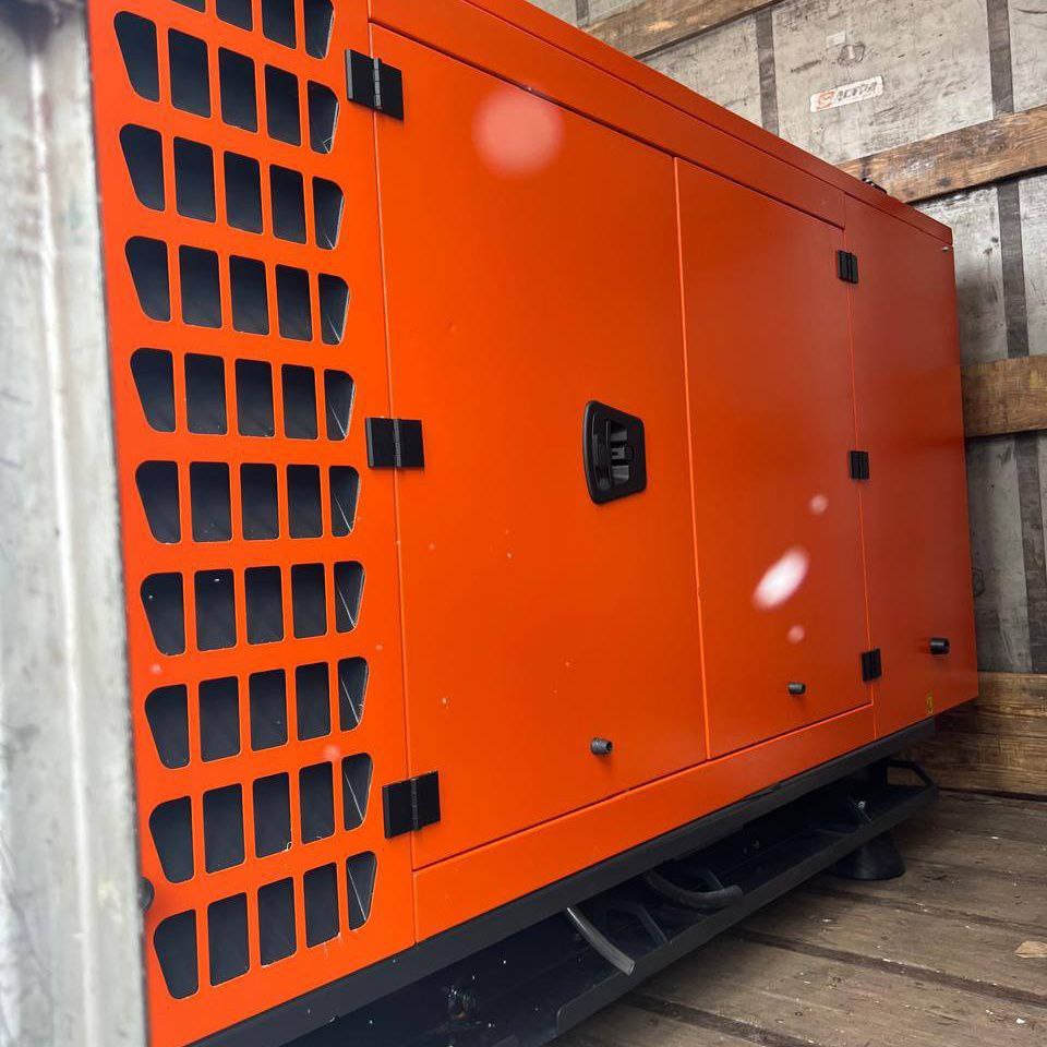 Павлівська громада отримала генератор від партнерів для безперебійного навчання в ліцеї