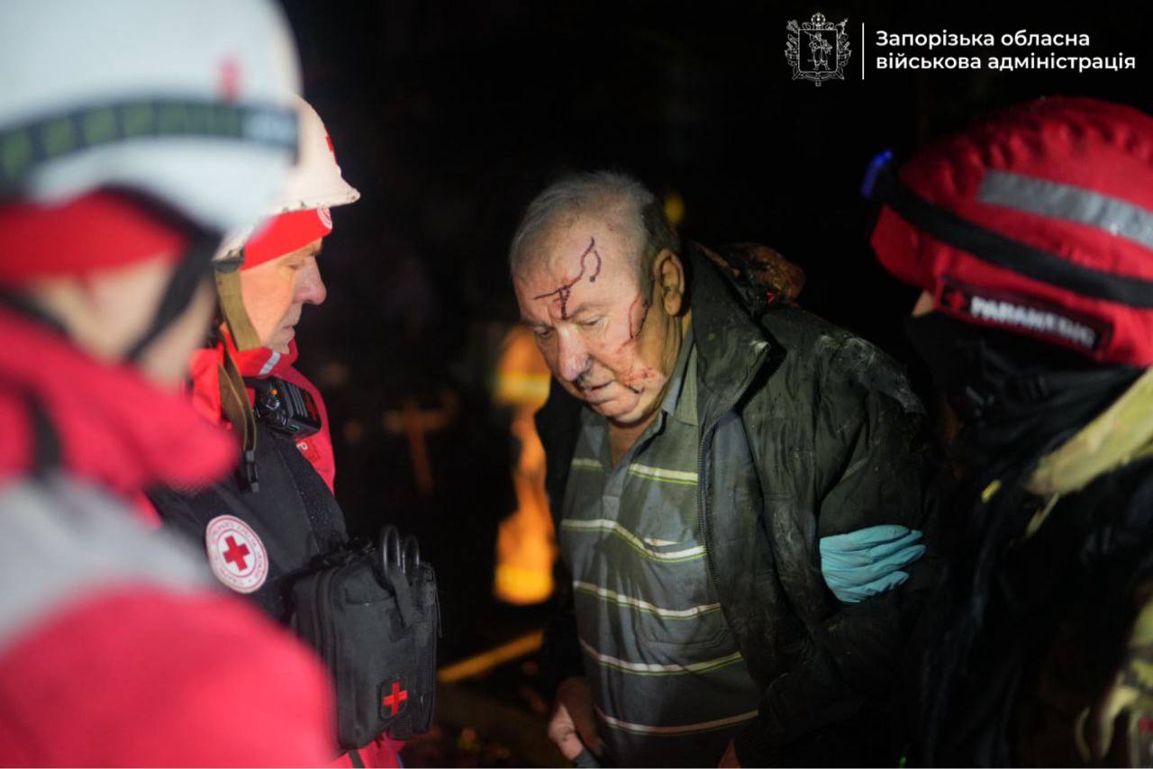 Два десятки ударів по Запоріжжю: пожежа в «Епіцентрі» та пошкоджені будинки. ФОТО