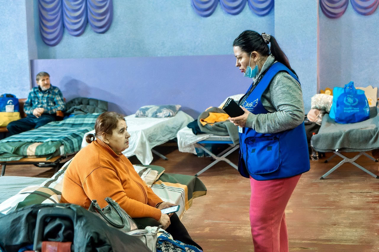 Координують, евакуюють, поселяють: як «Координаційний гуманітарний центр» працює для ВПО на Запоріжжі