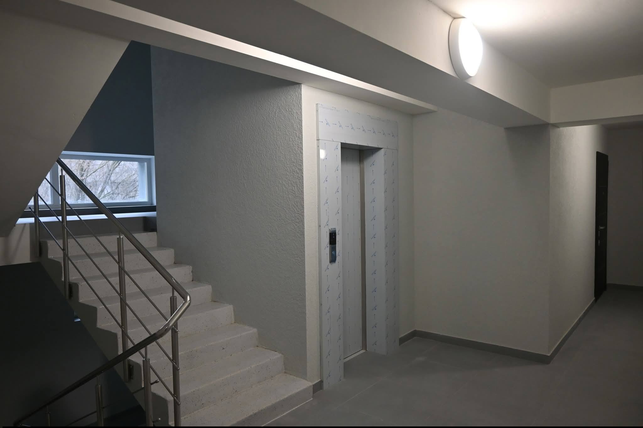 Чекали відбудову понад два роки: мешканці будинку на Запорізькій отримали ключі від квартир