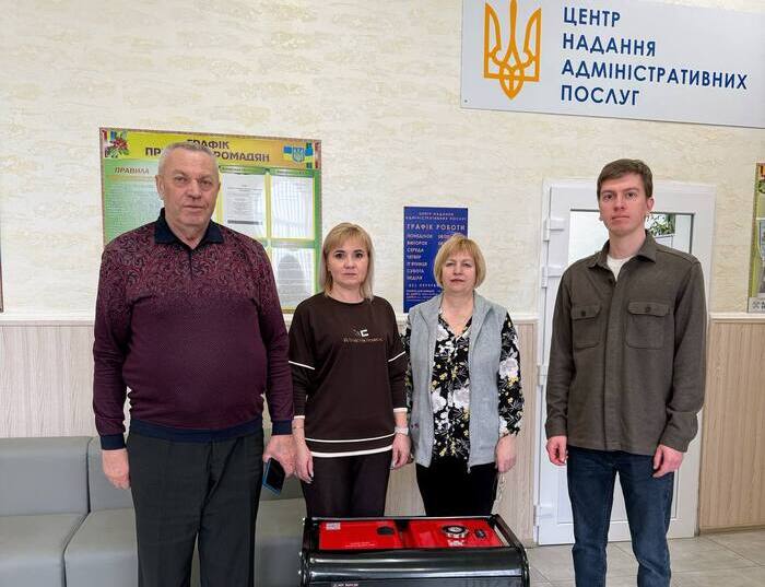 Долинська громада отримала дизельний генератор для роботи ЦНАП і пункту незламності