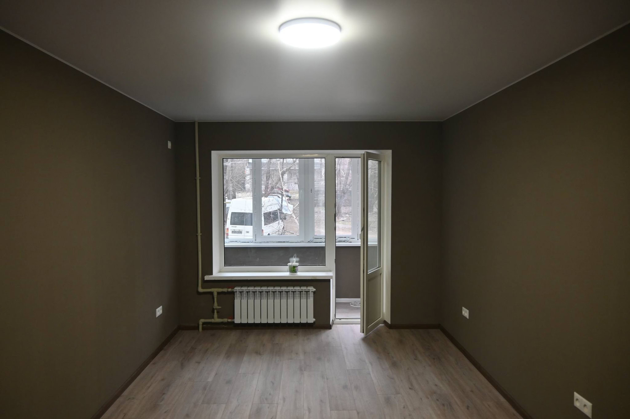 Ще одна завершена відбудова: у Запоріжжі відновили будинок в Олександрівському районі