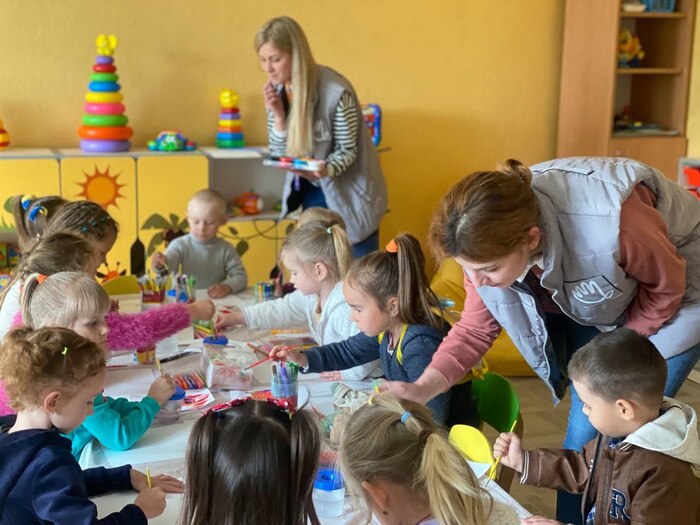 Нові заняття для дітей і людей старшого віку: розклад простору «Посмішка» у Долинській громаді