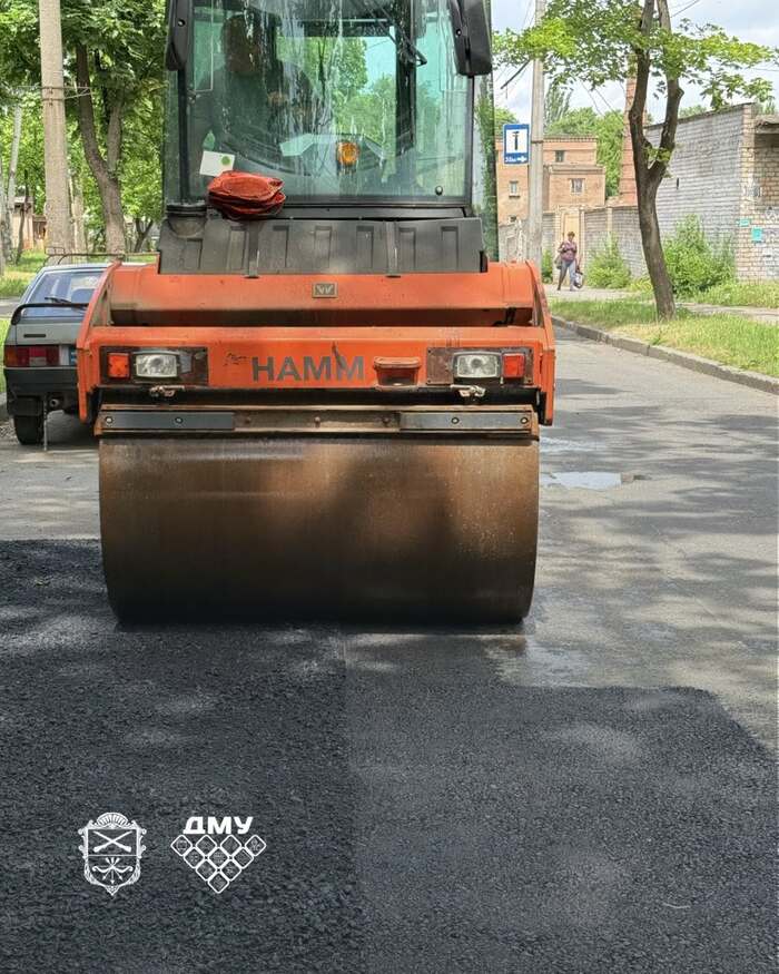У Заводському районі Запоріжжя оновлюють дорожнє покриття