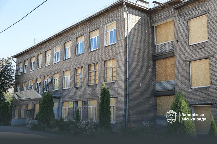 У Заводському районі Запоріжжя відновлюють будинки та посилюють захист соціальної інфраструктури
