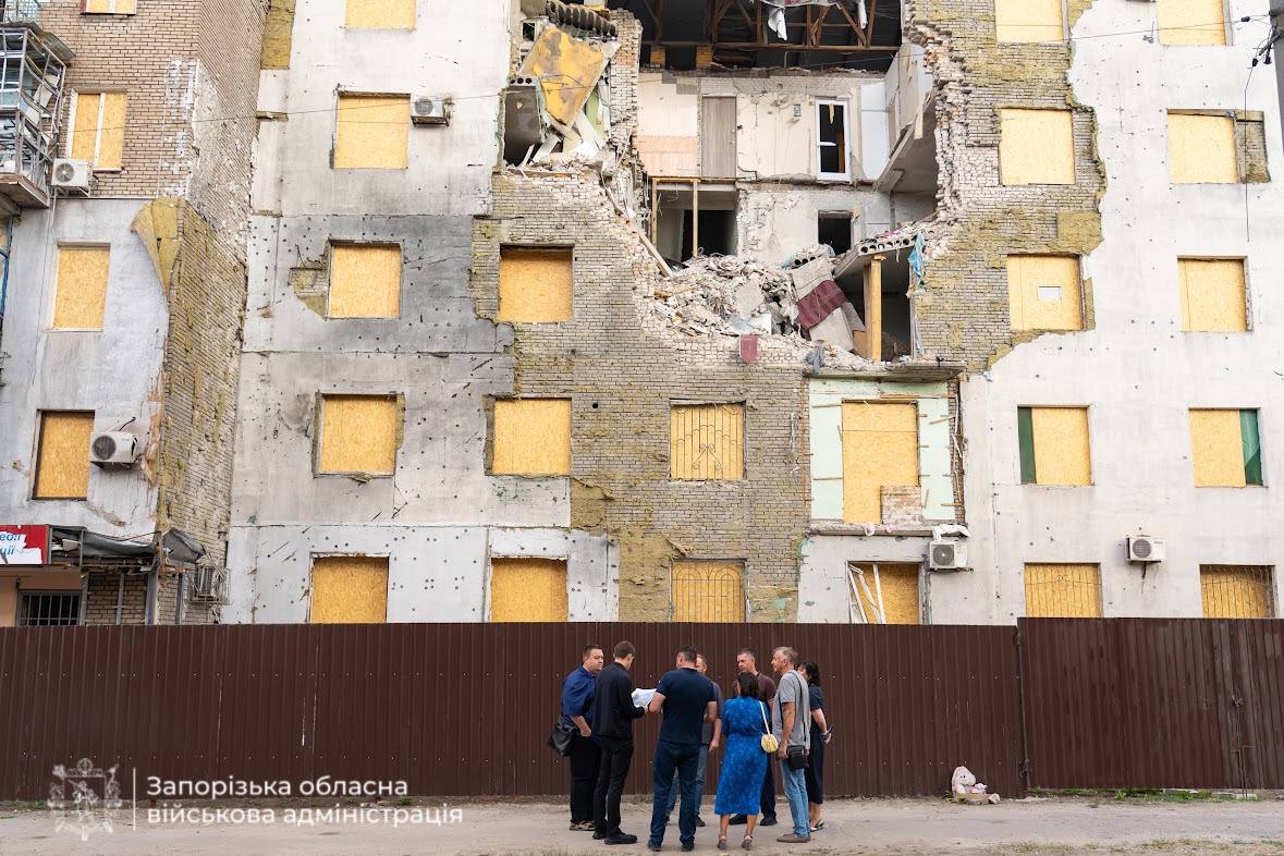 15 знищених квартир: у Запоріжжі відбудують багатоповерхівку, зруйновану КАБом