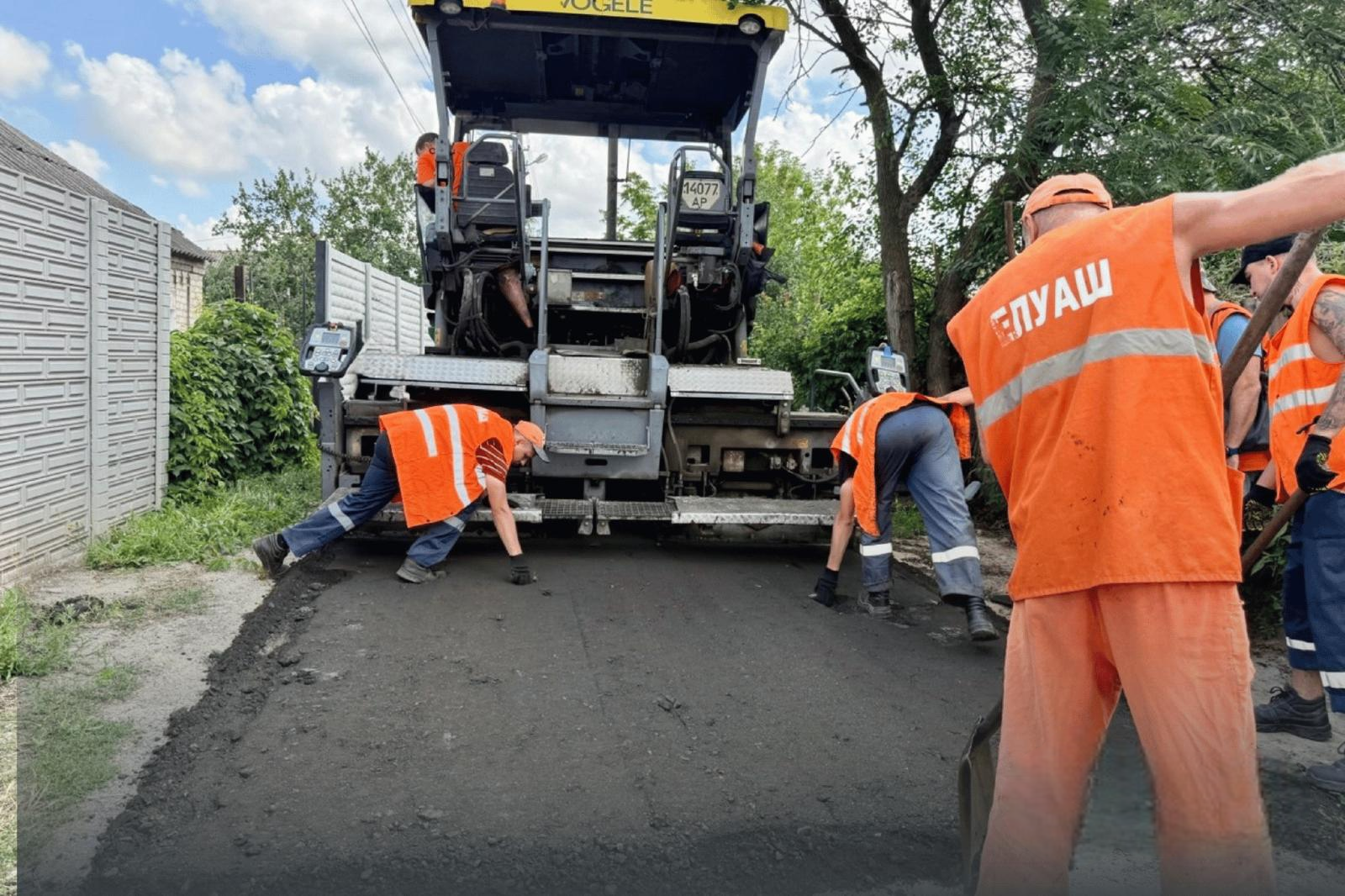 У Запоріжжі ремонтують дороги: скільки оновили за тиждень