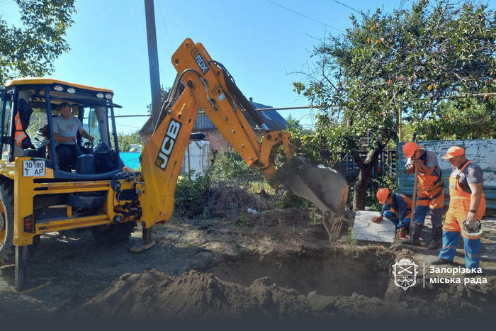 Комунальники замінили понад 400 метрів водопроводу у Запоріжжі