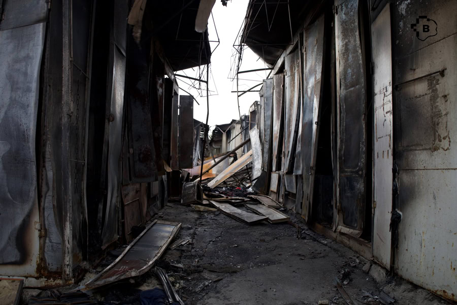 «Треба якось жити»: як після удару російського дрона оговтується ринок «Анголенко» у Запоріжжі