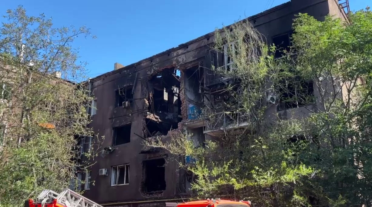 У Запоріжжі перевірять стан будинку на Металургів після удару БпЛА