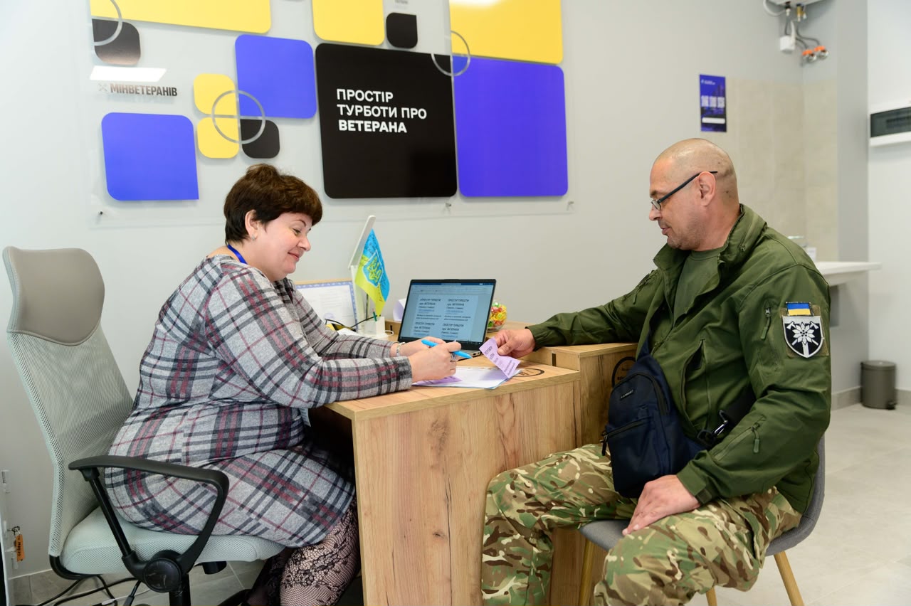 Ветерани зможуть отримати комплексну допомогу просто в лікарні: у Запоріжжі відкрили перший «Простір турботи»